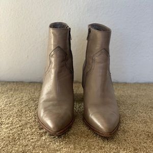 Frye Women's Flynn Short Inside Zip Ankle Boot